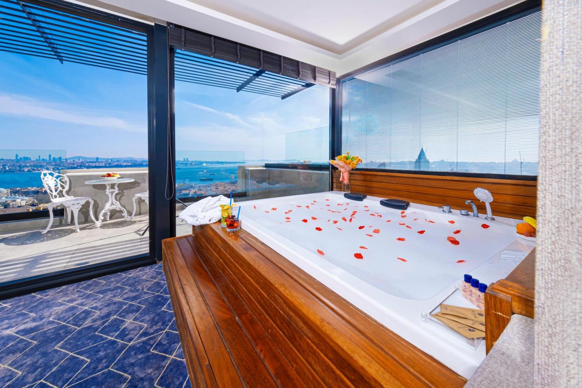 Ring Stone Hotels Bosphorus - Special Class Istanboel Buitenkant foto